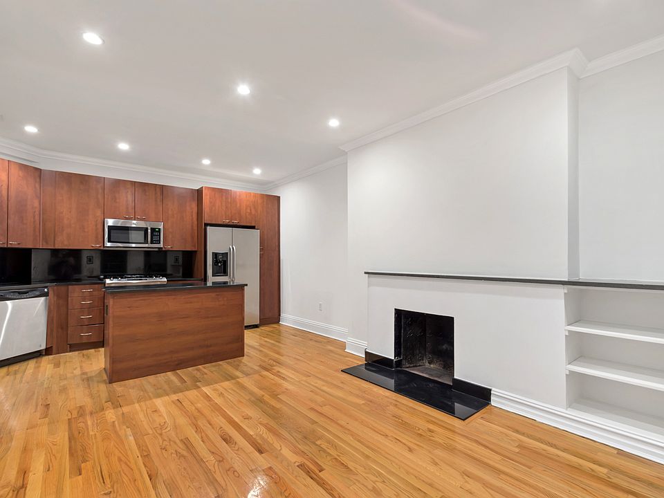 1st image of 121 Madison Ave APT 10E