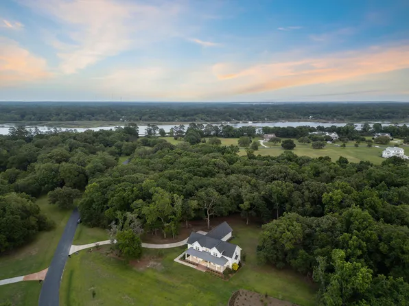 2962 Anchor Watch Dr, Wadmalaw Island, SC 29487