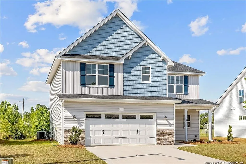 4 bed, 2.5 bath, 2208 sqft, $2,200 — Photo 3