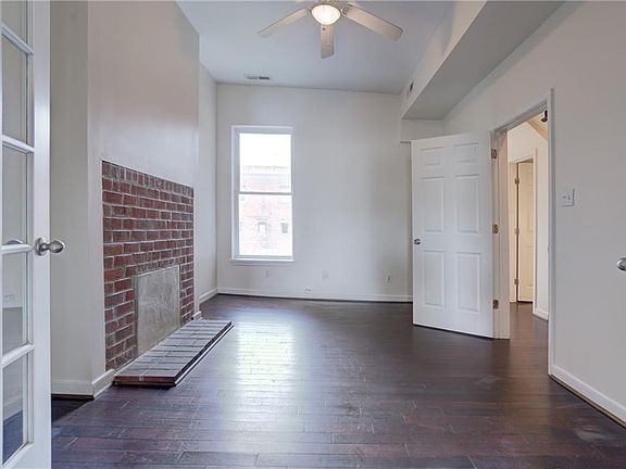 3rd image of 1116 W Marshall St #1A