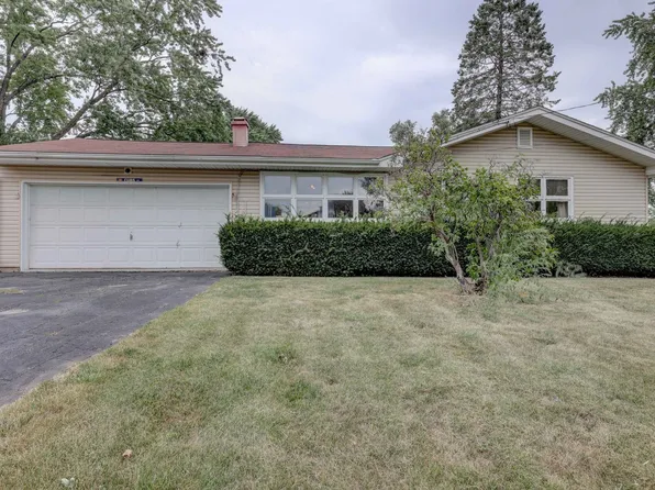 1115 Hilltop Blvd, McHenry, IL 60050