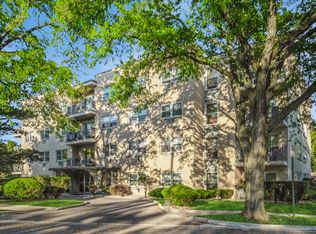 7801 Niles Center Rd APT 201, Skokie, IL