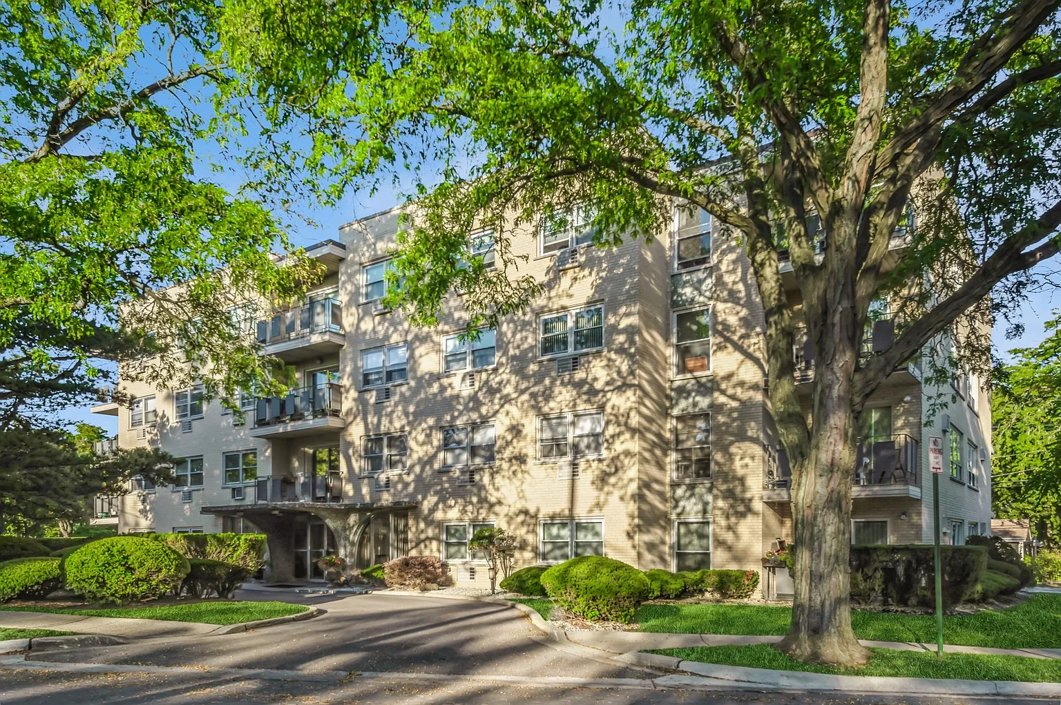 7801 Niles Center Rd APT 201 photo 1