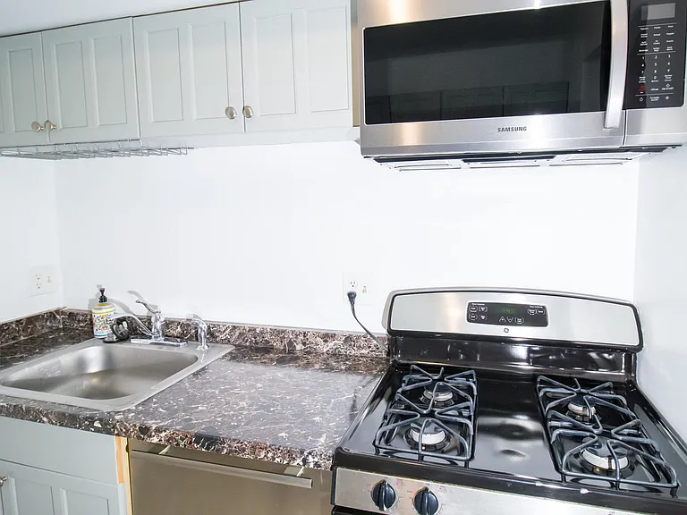 11602 Vantage Hill Rd #2A — Photo 5
