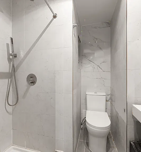 746 9th Ave #5B — Photo 8