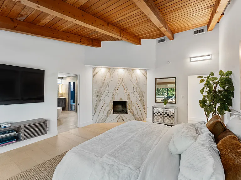 344 Arno Way — Photo 24