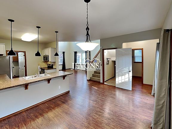 2nd image of 1406 S 79th Ave