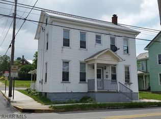 212 N Market St, Martinsburg, PA