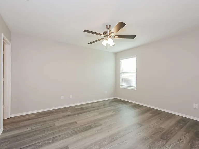 1124 Skyline Dr — Photo 10