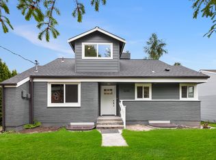 3230 NE 104th St, Seattle, WA 98125