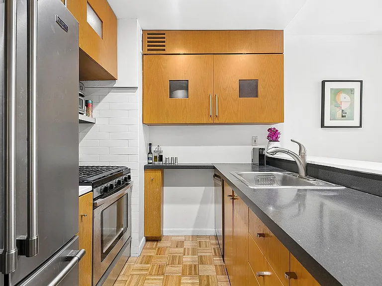 153 E 87th St #4D — Photo 4