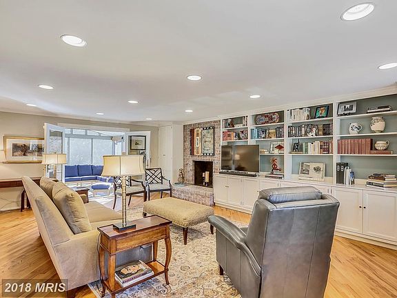 5th image of 2 Royal Oak Ct