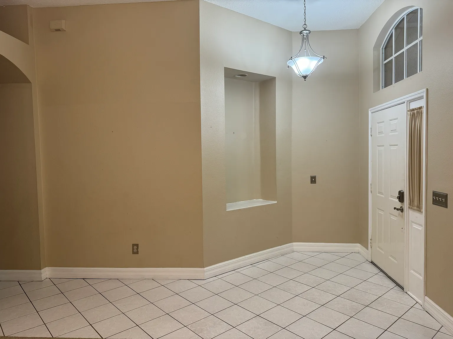 8404 Fenwick Ave — Photo 3