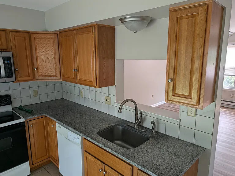 1308 Parkridge Ct #C — Photo 7