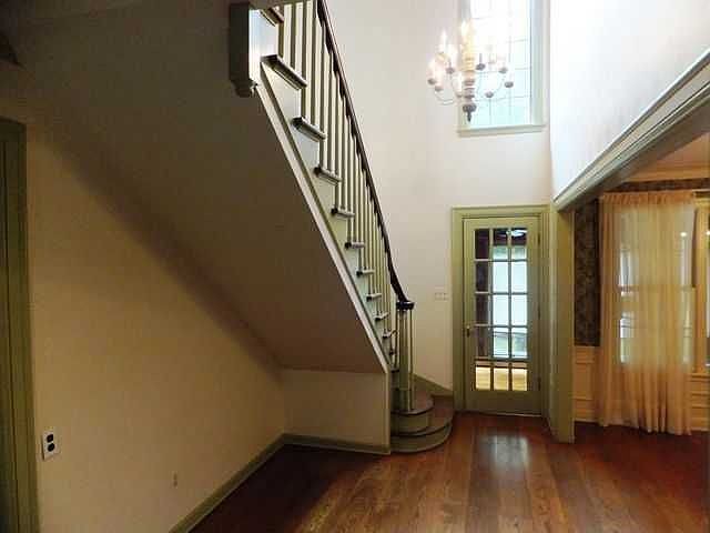 2nd image of 5435 Flanders Rd
