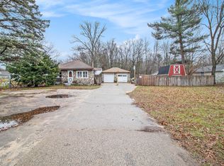 2806 Holton Rd, Muskegon, MI 49445