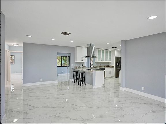 3rd image of 6310 Kimberly Boulevard