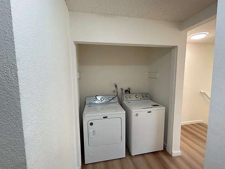 915 Carob Way #2 — Photo 5