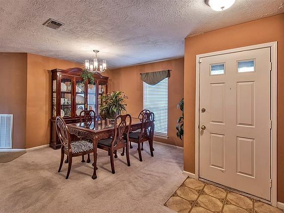 3rd image of 2707 Merrimac Dr