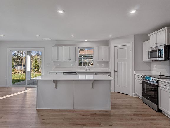 5th image of 296 White Sands Blvd