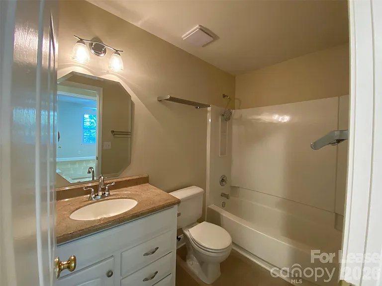 9513 Wilson Hall Dr — Photo 20