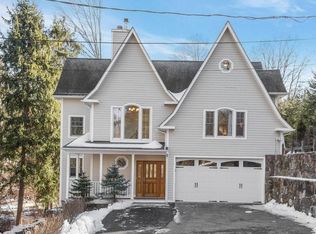 7 Old Roaring Brook Rd, Mount Kisco, NY 10549