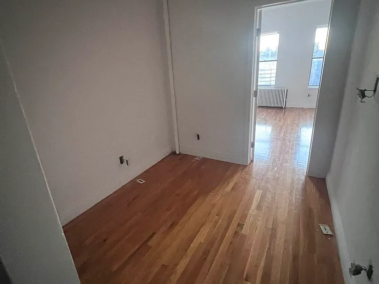 692 9th Ave #5-B — Photo 6