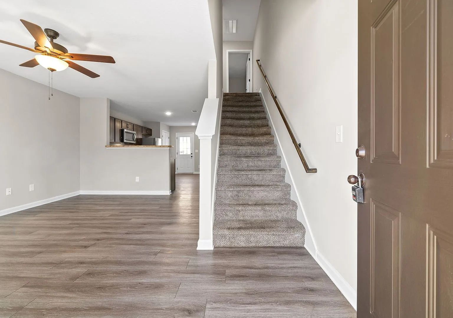 Smithson Ln - 235 (x8) — Photo 4