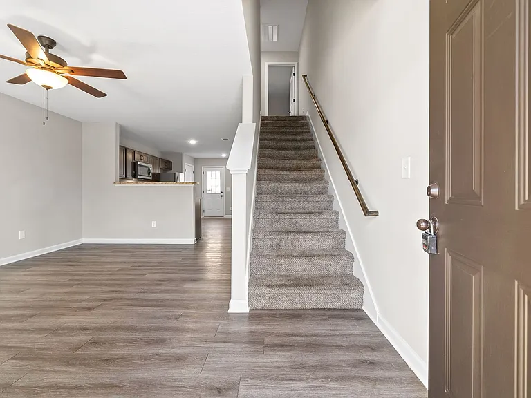 Smithson Ln - 235 (x8) — Photo 4