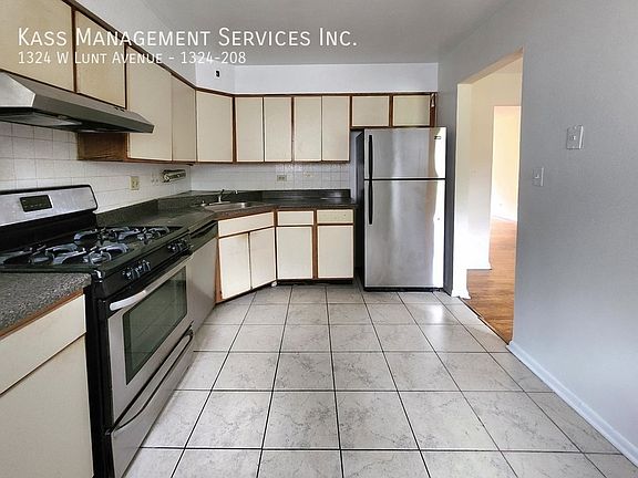 2nd image of 1324 W Lunt Ave APT 208