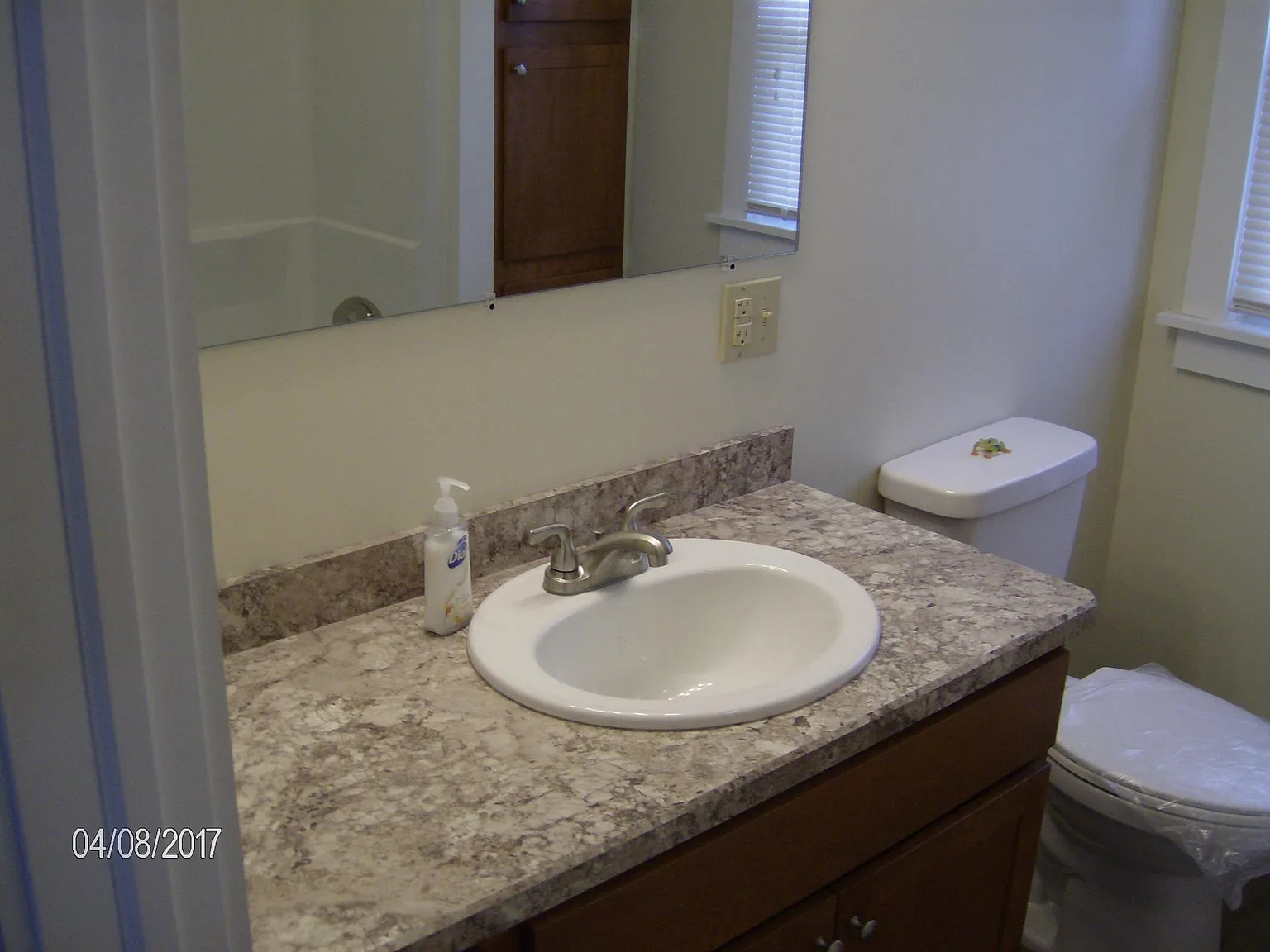 2 bed, 836 sqft, $1,200 — Photo 3
