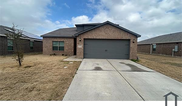 1st image of 2020 Canterbury Dr