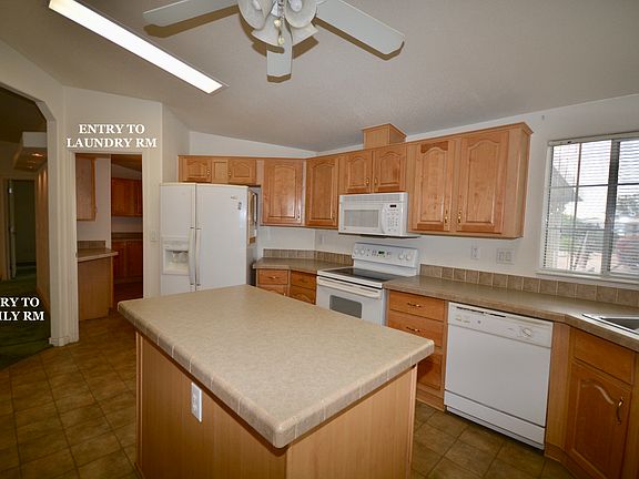 KITCHEN ALT VIEW