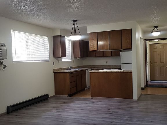 3rd image of 13428 E 20th Ave APT 1