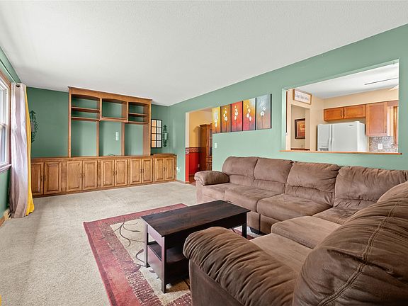 4th image of 3901 Wagner Ave