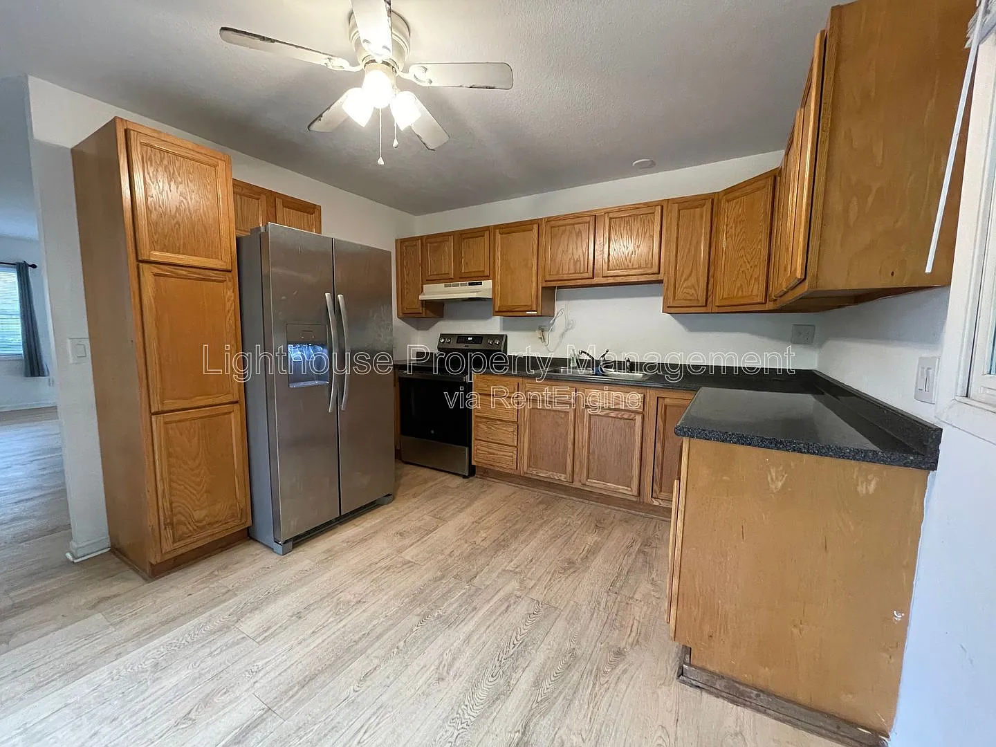 3 bed, 1.0 bath, 1413 sqft, $1,695 — Photo 4