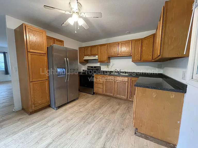 4211 Beechmount Ave — Photo 4