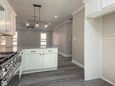 954 S Willett St — Photo 23