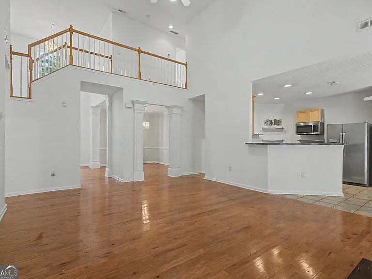 255 Squire Ln — Photo 16