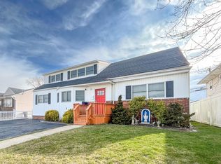 21 Marina Rd #2, Island Park, NY 11558