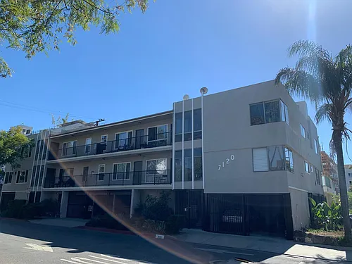 7120 Lexington Ave Photo 1