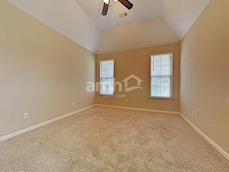 4957 Shira Dr — Photo 11