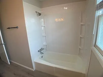 1105 E Samuel Ave #1