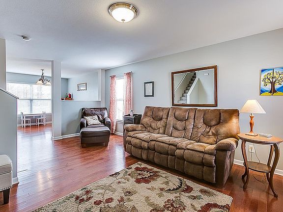 3rd image of 116 Glory Ct