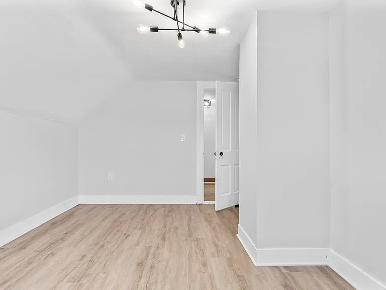 30 Anthony St #A — Photo 6