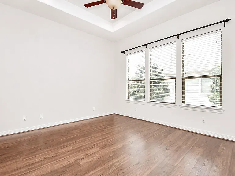 3900 Center St — Photo 20