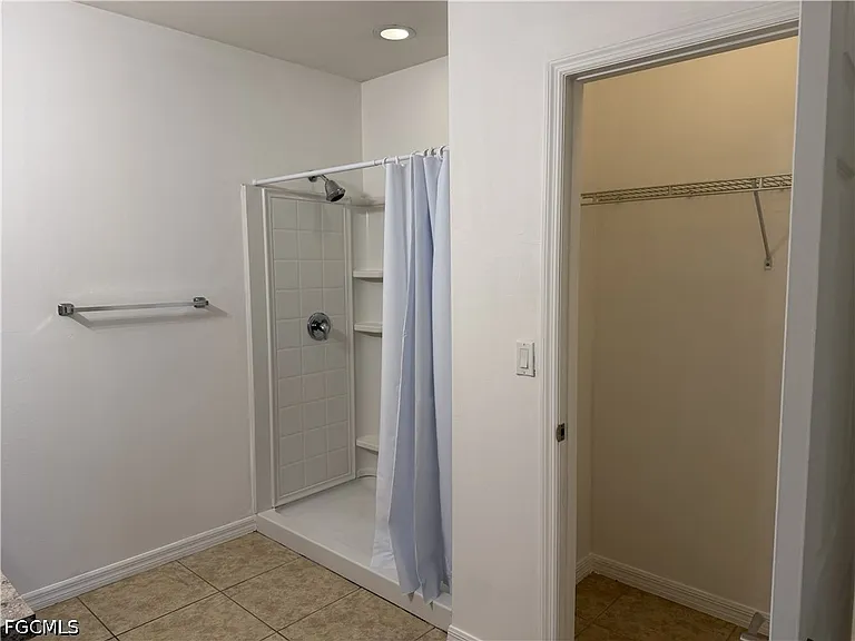 1741 SW 14th St — Photo 16