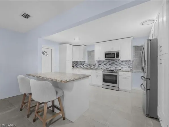 77 glenmont DR W, NORTH FORT MYERS, FL 33917