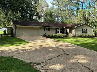 4560 Self Creek Rd, Starkville, MS 39759