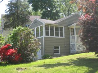 33 Ridgewood Rd, Colchester, CT 06415